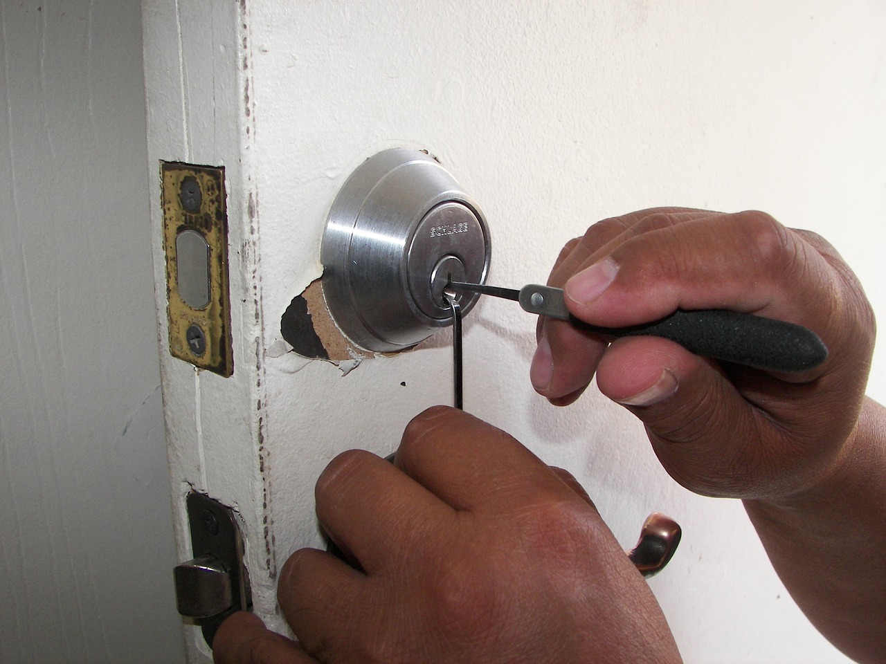 Key Solutions Locksmith Llc